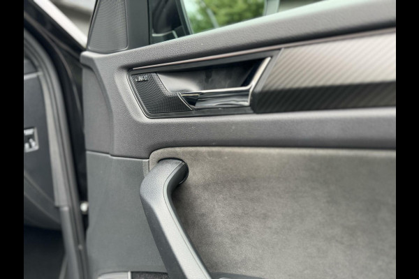 Škoda Kodiaq 1.5 TSI Sportline Automaat | Trekhaak uitklapbaar | Navigatiesysteem | Stoelverwarming | Stuurverwarming | Getint glas | Cruise
