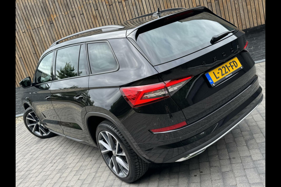 Škoda Kodiaq 1.5 TSI Sportline Automaat | Trekhaak uitklapbaar | Navigatiesysteem | Stoelverwarming | Stuurverwarming | Getint glas | Cruise