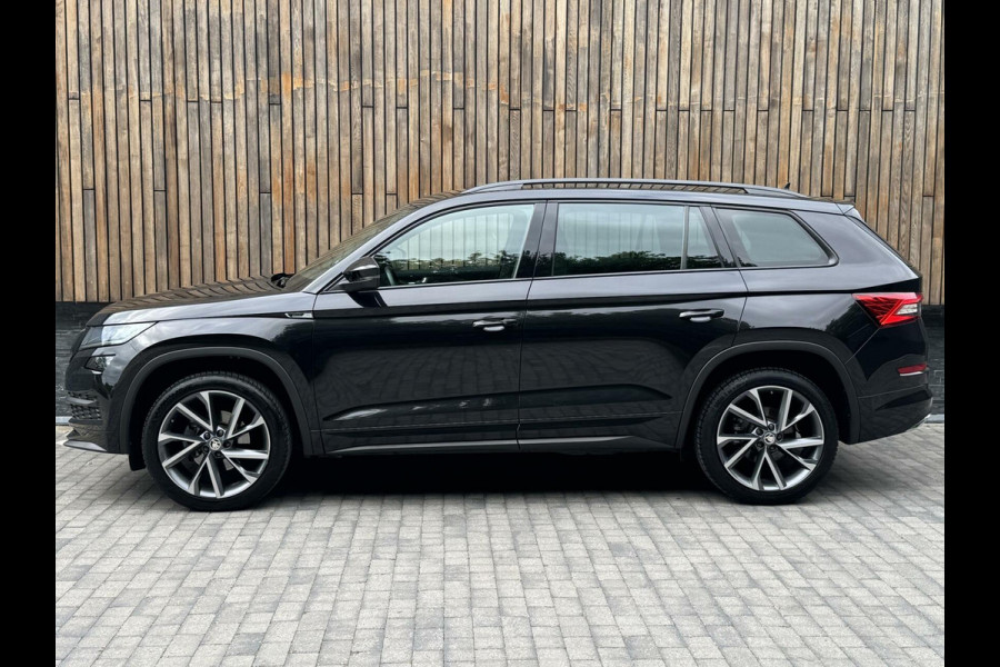 Škoda Kodiaq 1.5 TSI Sportline Automaat | Trekhaak uitklapbaar | Navigatiesysteem | Stoelverwarming | Stuurverwarming | Getint glas | Cruise
