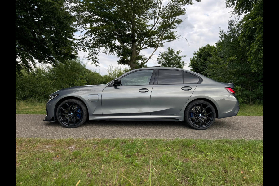 BMW 3-serie 330e M Performance Carbon/Individueel/Laser/Hud/H&K