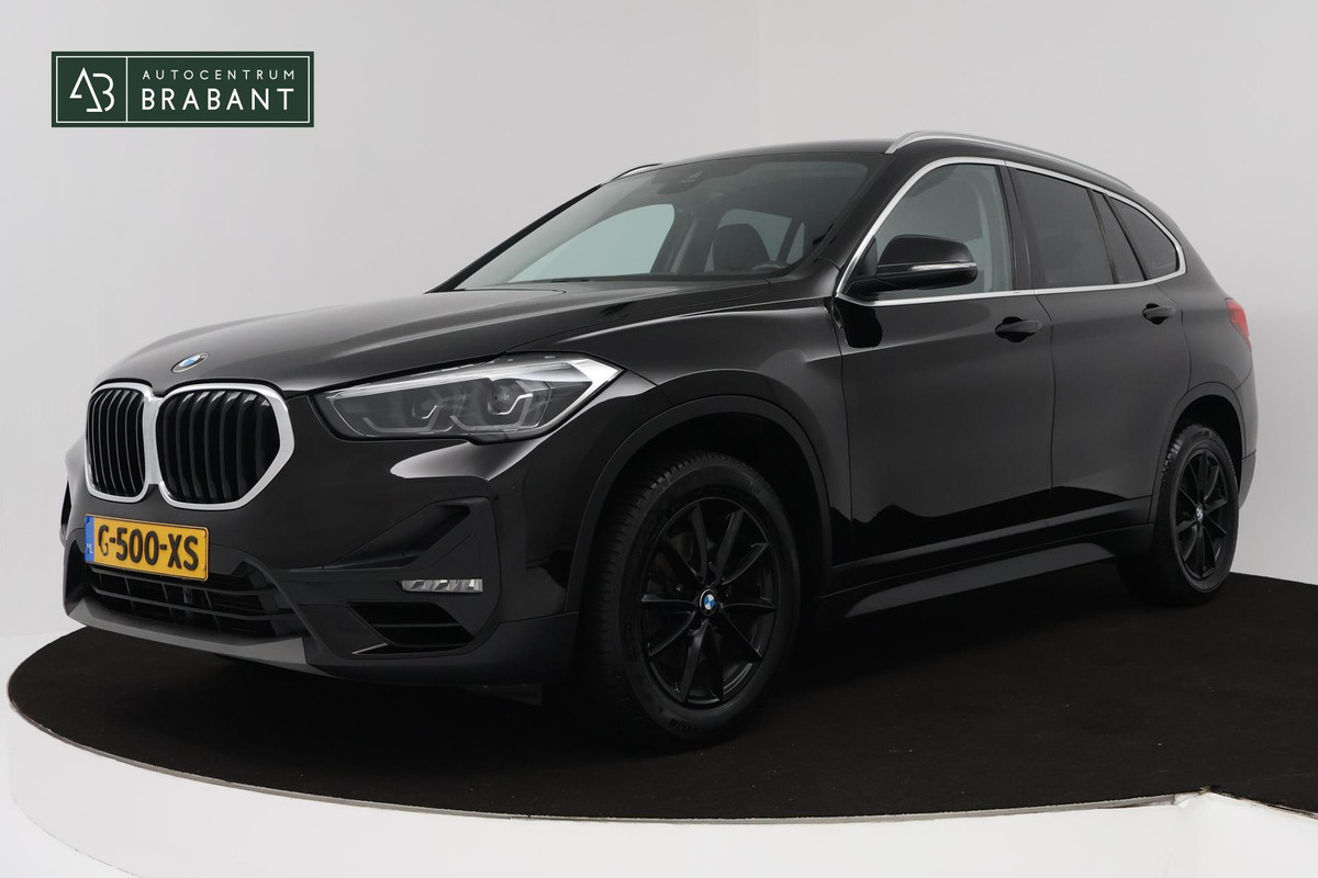 BMW X1 SDrive18i Executive Edition Automaat (NAVIGATIE, STOELVERWARMING, LED, PDC, 1e EIGENAAR, GOED ONDERHOUDEN) BMW X1 SDrive18i Executive Edition Automaat (NAVIGATIE, STOELVERWARMING, LED, PDC, 1e EIGENAAR, GOED ONDERHOUDEN)