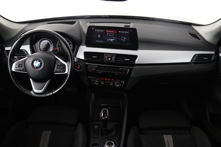 BMW X1 SDrive18i Executive Edition Automaat (NAVIGATIE, STOELVERWARMING, LED, PDC, 1e EIGENAAR, GOED ONDERHOUDEN)