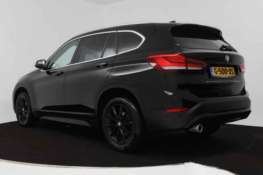 BMW X1 SDrive18i Executive Edition Automaat (NAVIGATIE, STOELVERWARMING, LED, PDC, 1e EIGENAAR, GOED ONDERHOUDEN)
