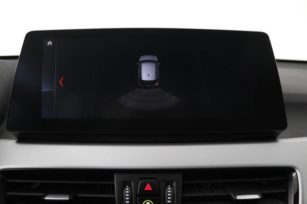 BMW X1 SDrive18i Executive Edition Automaat (NAVIGATIE, STOELVERWARMING, LED, PDC, 1e EIGENAAR, GOED ONDERHOUDEN)