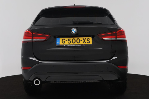 BMW X1 SDrive18i Executive Edition Automaat (NAVIGATIE, STOELVERWARMING, LED, PDC, 1e EIGENAAR, GOED ONDERHOUDEN)