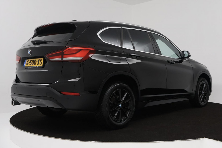 BMW X1 SDrive18i Executive Edition Automaat (NAVIGATIE, STOELVERWARMING, LED, PDC, 1e EIGENAAR, GOED ONDERHOUDEN)