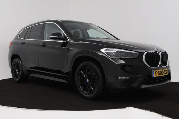 BMW X1 SDrive18i Executive Edition Automaat (NAVIGATIE, STOELVERWARMING, LED, PDC, 1e EIGENAAR, GOED ONDERHOUDEN)
