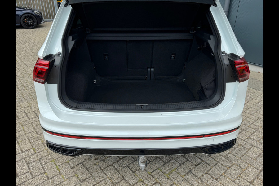 Volkswagen Tiguan 1.5 TSI * R-Line * Panorama * Visueel Cockpit * Trekhaak *