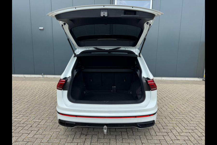 Volkswagen Tiguan 1.5 TSI * R-Line * Panorama * Visueel Cockpit * Trekhaak *