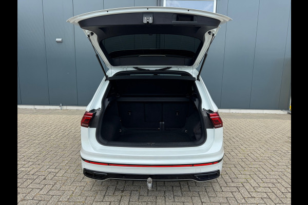 Volkswagen Tiguan 1.5 TSI * R-Line * Panorama * Visueel Cockpit * Trekhaak *