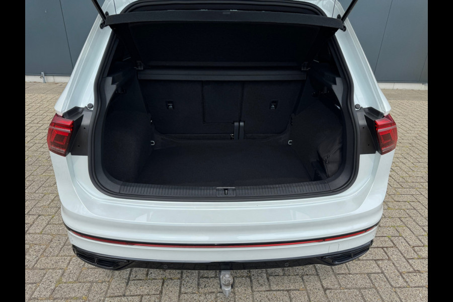 Volkswagen Tiguan 1.5 TSI * R-Line * Panorama * Visueel Cockpit * Trekhaak *
