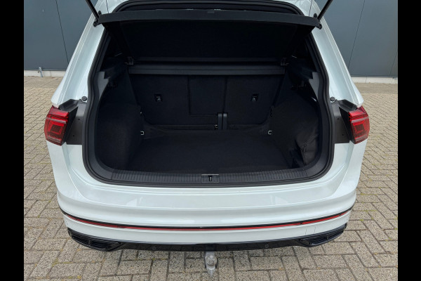 Volkswagen Tiguan 1.5 TSI * R-Line * Panorama * Visueel Cockpit * Trekhaak *