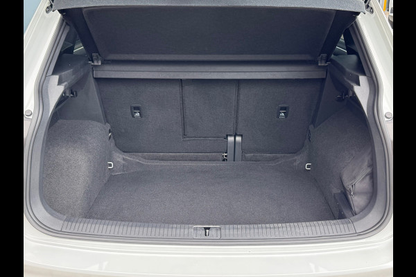 Volkswagen Tiguan 1.5 TSI * R-Line * Panorama * Visueel Cockpit * Trekhaak *