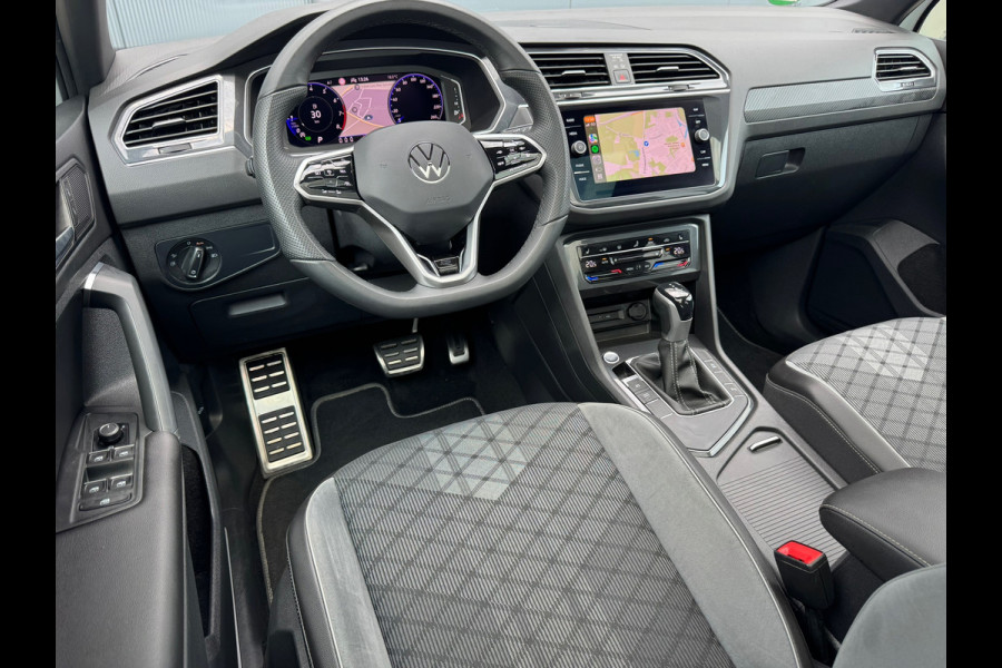 Volkswagen Tiguan 1.5 TSI * R-Line * Panorama * Visueel Cockpit * Trekhaak *