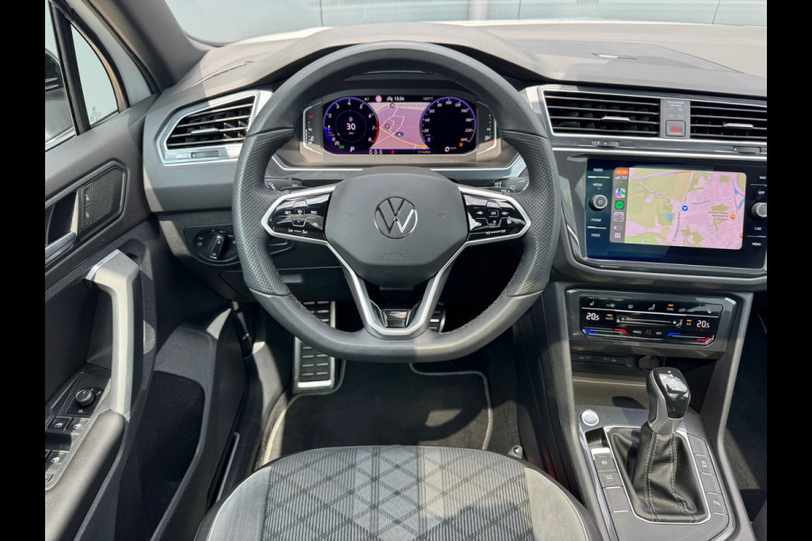 Volkswagen Tiguan 1.5 TSI * R-Line * Panorama * Visueel Cockpit * Trekhaak *