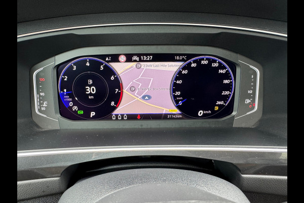 Volkswagen Tiguan 1.5 TSI * R-Line * Panorama * Visueel Cockpit * Trekhaak *