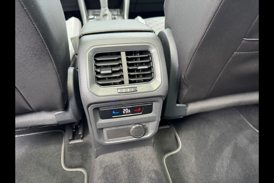 Volkswagen Tiguan 1.5 TSI * R-Line * Panorama * Visueel Cockpit * Trekhaak *