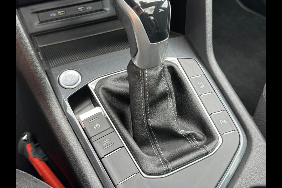 Volkswagen Tiguan 1.5 TSI * R-Line * Panorama * Visueel Cockpit * Trekhaak *