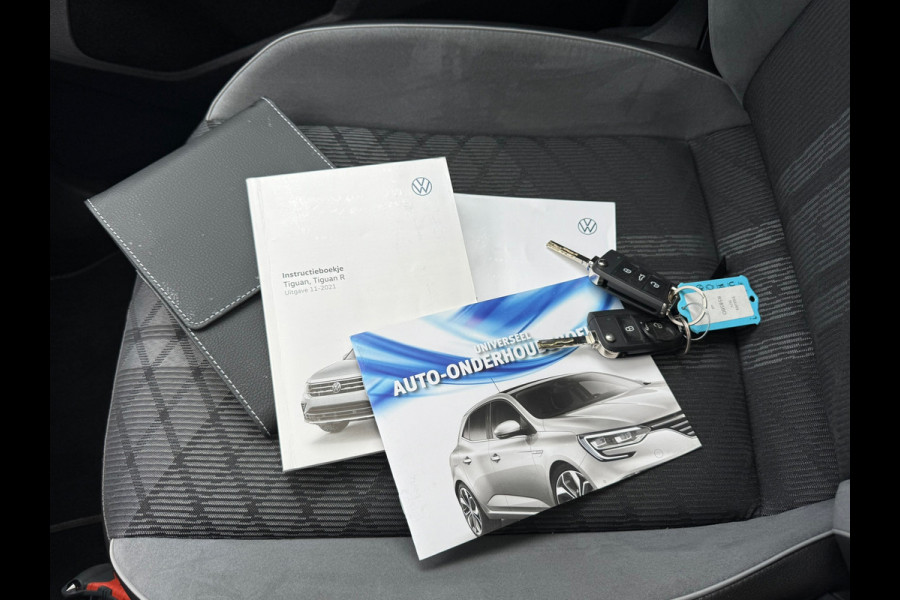Volkswagen Tiguan 1.5 TSI * R-Line * Panorama * Visueel Cockpit * Trekhaak *