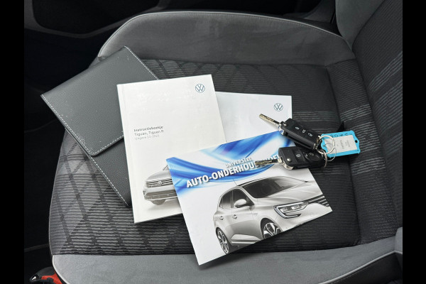 Volkswagen Tiguan 1.5 TSI * R-Line * Panorama * Visueel Cockpit * Trekhaak *