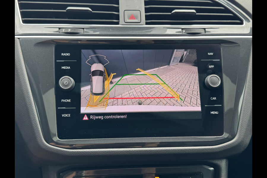 Volkswagen Tiguan 1.5 TSI * R-Line * Panorama * Visueel Cockpit * Trekhaak *