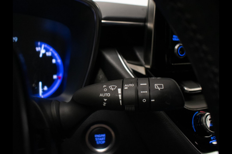 Toyota Corolla Touring Sports 1.2 Turbo Dynamic Sport (APPLE CARPLAY,NAVI,LED,CRUISE,CLIMATE,STOELVERWARMING,TREKHAAK,CAMERA,PDC)