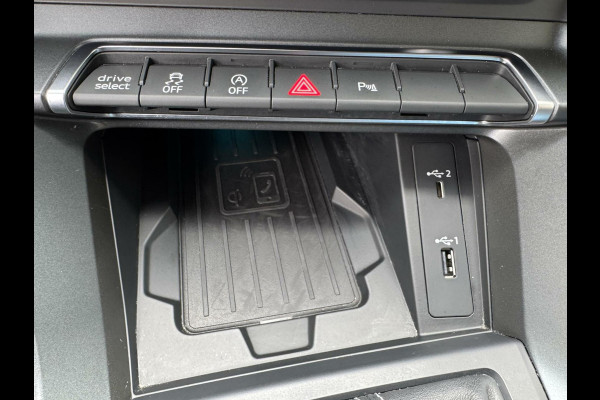 Audi Q3 35 TFSI 150pk 2 x S Line S-Tronic Dynamic Light LED Keyless Sfeerverlichting CarPlay Leder Stlvw