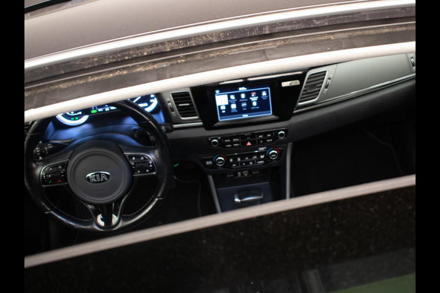Kia Niro 1.6 GDi Hybrid Edition Sport (SCHUIFDAK,APPLE CARPLAY,NAVI,STOELVERWARMING,CAMERA,CRUISE,CLIMATE,PDC,NETTESTAAT)