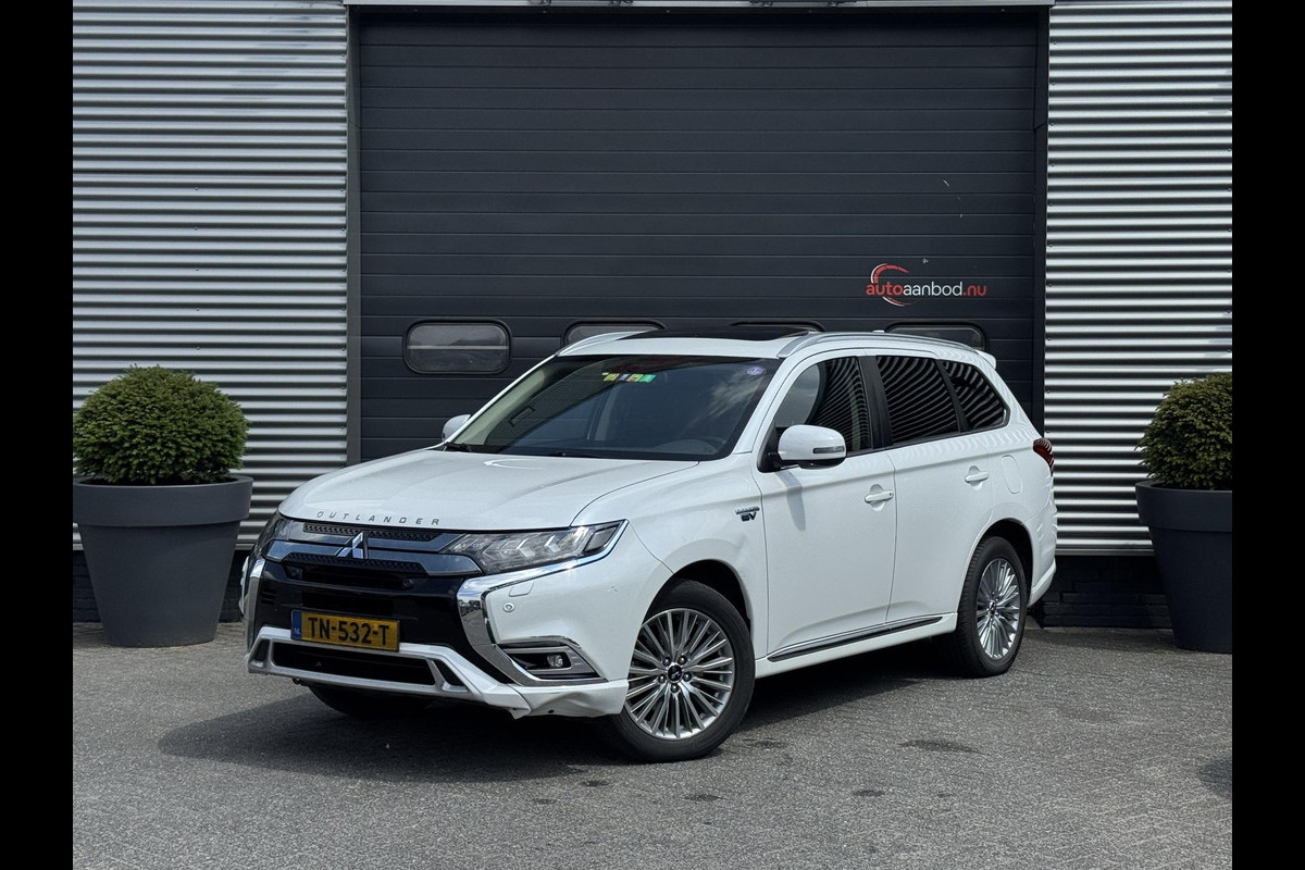 Mitsubishi Outlander 2.4 PHEV Intense+ | Panoramadak | Camera | DAB | 18 Inch Lichtmetalen Velgen | Carplay | Mitsubishi Outlander 2.4 PHEV Intense+ | Panoramadak | Camera | DAB | 18 Inch Lichtmetalen Velgen | Carplay |