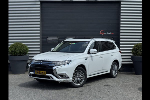 Mitsubishi Outlander 2.4 PHEV Intense+ | Panoramadak | Camera | DAB | 18 Inch Lichtmetalen Velgen | Carplay |