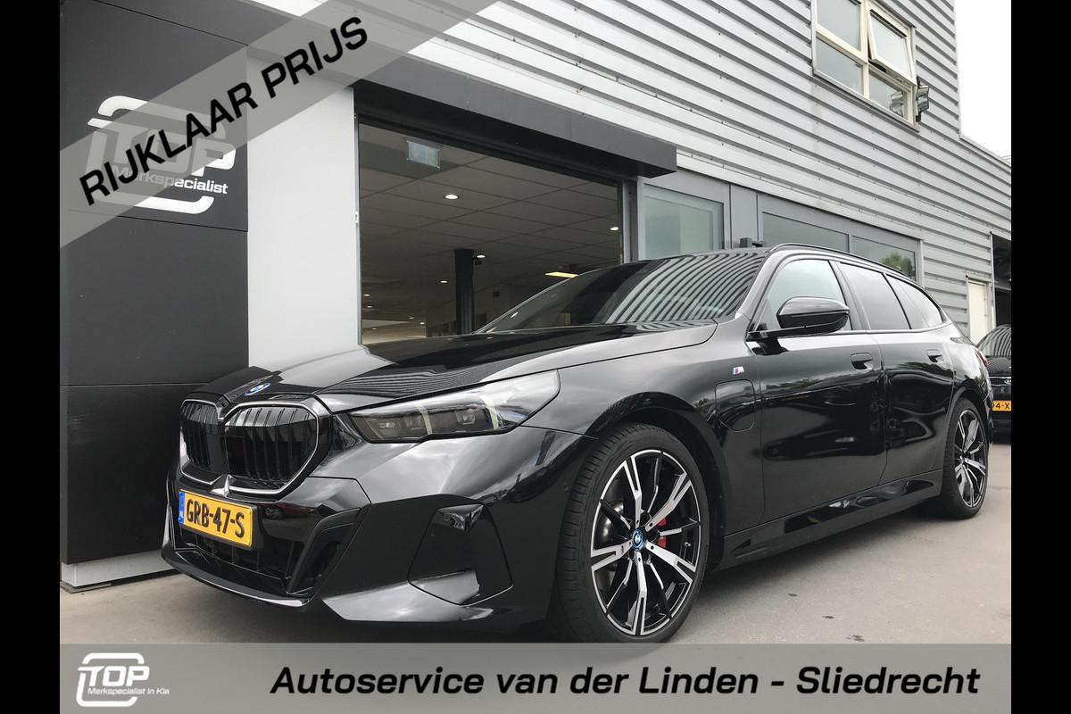 BMW 5 Serie Touring PHEV M-pakket 530e BMW 5 Serie Touring PHEV M-pakket 530e