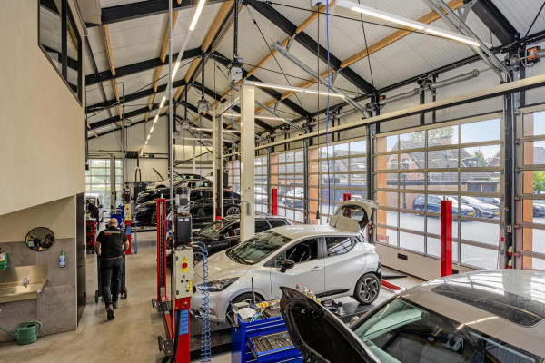 BMW 3-serie Gran Turismo 330d xDrive High Executive | M- Pakket | Harman- Kardon | Facelift | Trekhaak | Dealeronderhouden |