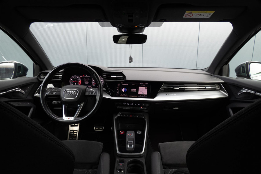 Audi A3 Limousine 2.0 TFSI quattro S3 Edition One | HEAD UP | RS SPORSTOELEN | MASSAGE STOELEN | BANG & OLUFSEN | PANO