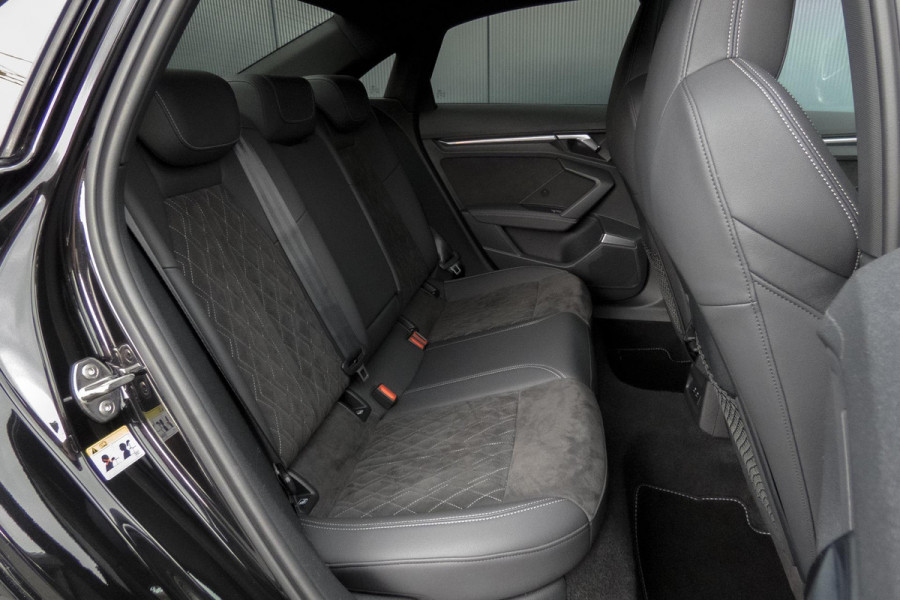 Audi A3 Limousine 2.0 TFSI quattro S3 Edition One | HEAD UP | RS SPORSTOELEN | MASSAGE STOELEN | BANG & OLUFSEN | PANO