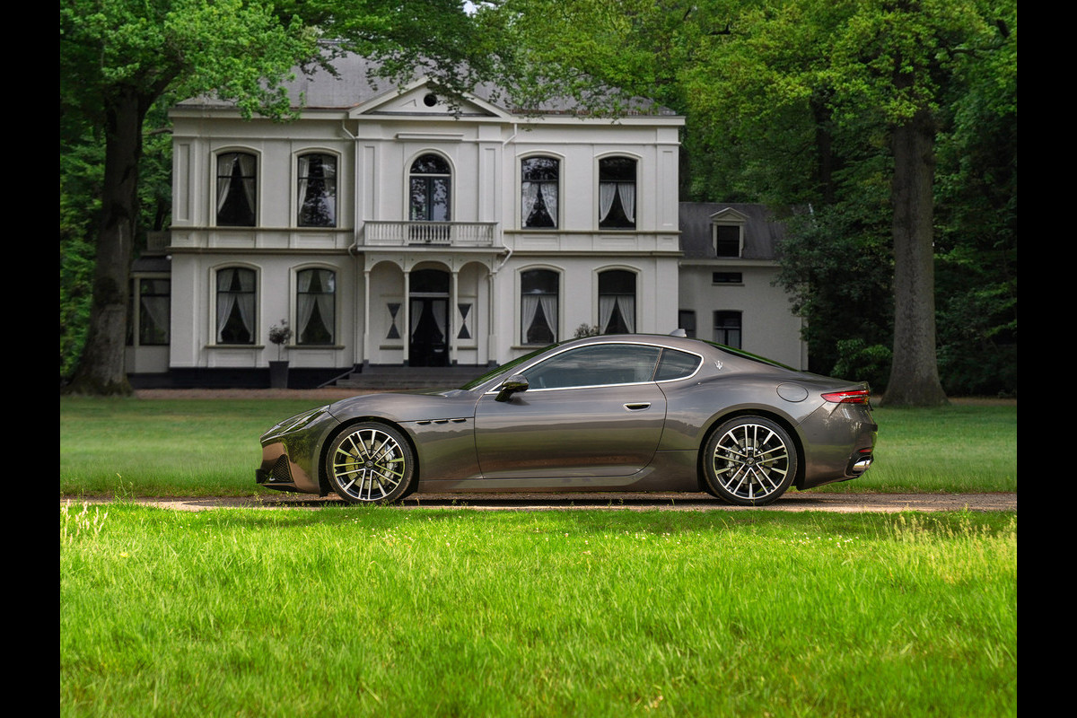 Maserati GranTurismo V6 AWD Modena | Subliem! | Full PPF | Sonus Faber | ADAS Maserati GranTurismo V6 AWD Modena | Subliem! | Full PPF | Sonus Faber | ADAS