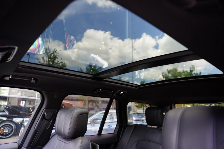 Land Rover Range Rover 4.4 SDV8 Panoramadak Meridian 22 Inch