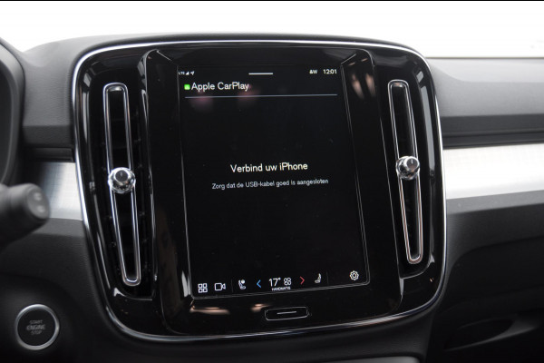 Volvo XC40 B4 211PK Automaat Plus Dark / Adaptieve cruise control / Keyless entry / Elektrische stoelen / Trekhaak / Elektrische achterklep / Stoel en stuurwielverwarming / Harman kardon audio / BLIS /
