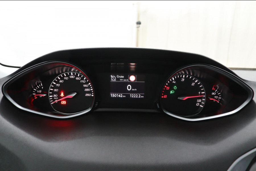 Peugeot 308 SW 1.6 BlueHDI Premium*PANO*CRUISE*NAVI*ECC*