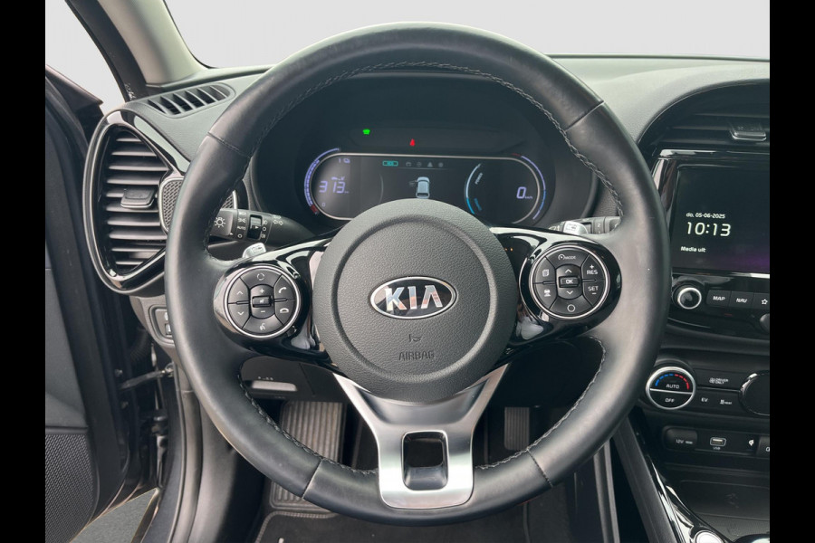 Kia e-Soul ExecutiveLine 64 kWh | Zeer Luxe | HUD | Stoelverwarming/Stoelverkoeling | Elektr. Stoelen | Lane Assist | Premium Sound |