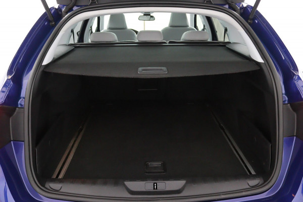 Peugeot 308 SW 1.6 BlueHDI Premium*PANO*CRUISE*NAVI*ECC*
