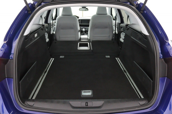 Peugeot 308 SW 1.6 BlueHDI Premium*PANO*CRUISE*NAVI*ECC*