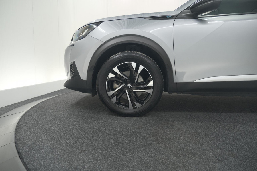 Peugeot e-2008 EV Allure Pack 50 kWh | 3 Fase Laadfunctie | Camera | Navigatie | Parkeersensoren | Apple Carplay