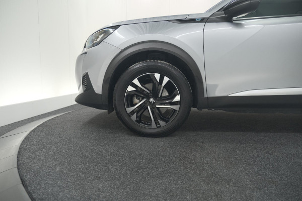 Peugeot e-2008 EV Allure Pack 50 kWh | 3 Fase Laadfunctie | Camera | Navigatie | Parkeersensoren | Apple Carplay