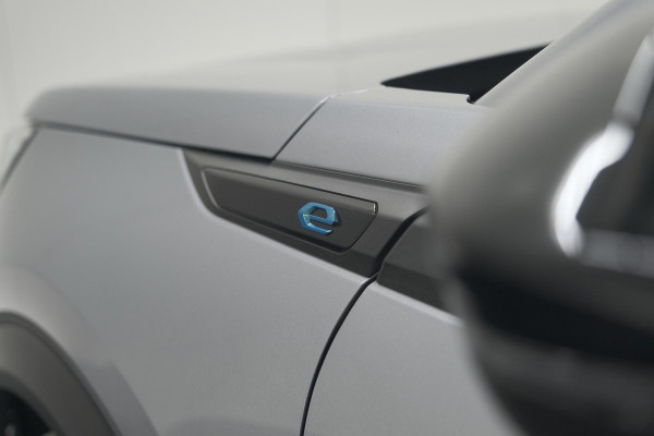 Peugeot e-2008 EV Allure Pack 50 kWh | 3 Fase Laadfunctie | Camera | Navigatie | Parkeersensoren | Apple Carplay