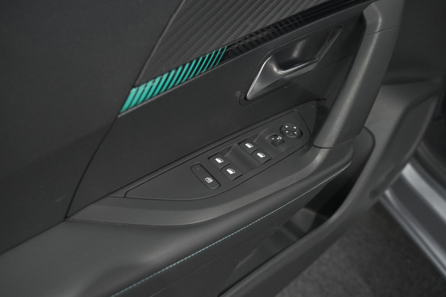 Peugeot e-2008 EV Allure Pack 50 kWh | 3 Fase Laadfunctie | Camera | Navigatie | Parkeersensoren | Apple Carplay