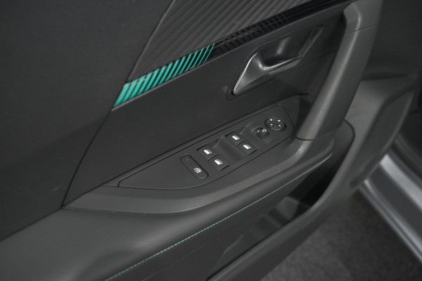Peugeot e-2008 EV Allure Pack 50 kWh | 3 Fase Laadfunctie | Camera | Navigatie | Parkeersensoren | Apple Carplay