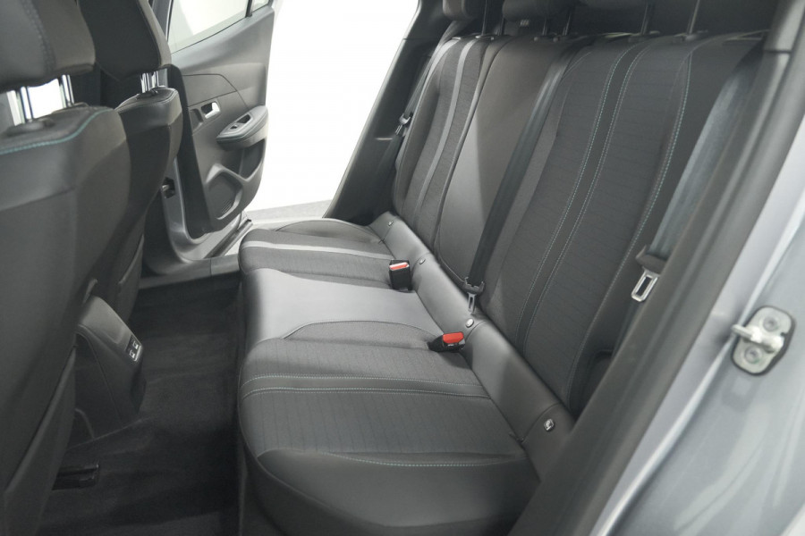 Peugeot e-2008 EV Allure Pack 50 kWh | 3 Fase Laadfunctie | Camera | Navigatie | Parkeersensoren | Apple Carplay