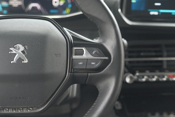 Peugeot e-2008 EV Allure Pack 50 kWh | 3 Fase Laadfunctie | Camera | Navigatie | Parkeersensoren | Apple Carplay