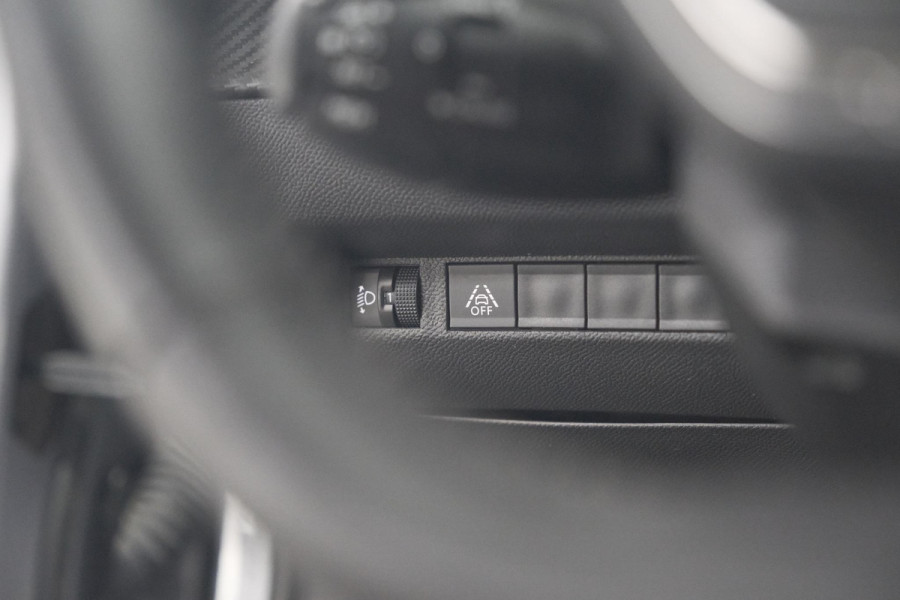 Peugeot e-2008 EV Allure Pack 50 kWh | 3 Fase Laadfunctie | Camera | Navigatie | Parkeersensoren | Apple Carplay