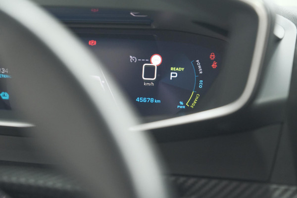 Peugeot e-2008 EV Allure Pack 50 kWh | 3 Fase Laadfunctie | Camera | Navigatie | Parkeersensoren | Apple Carplay